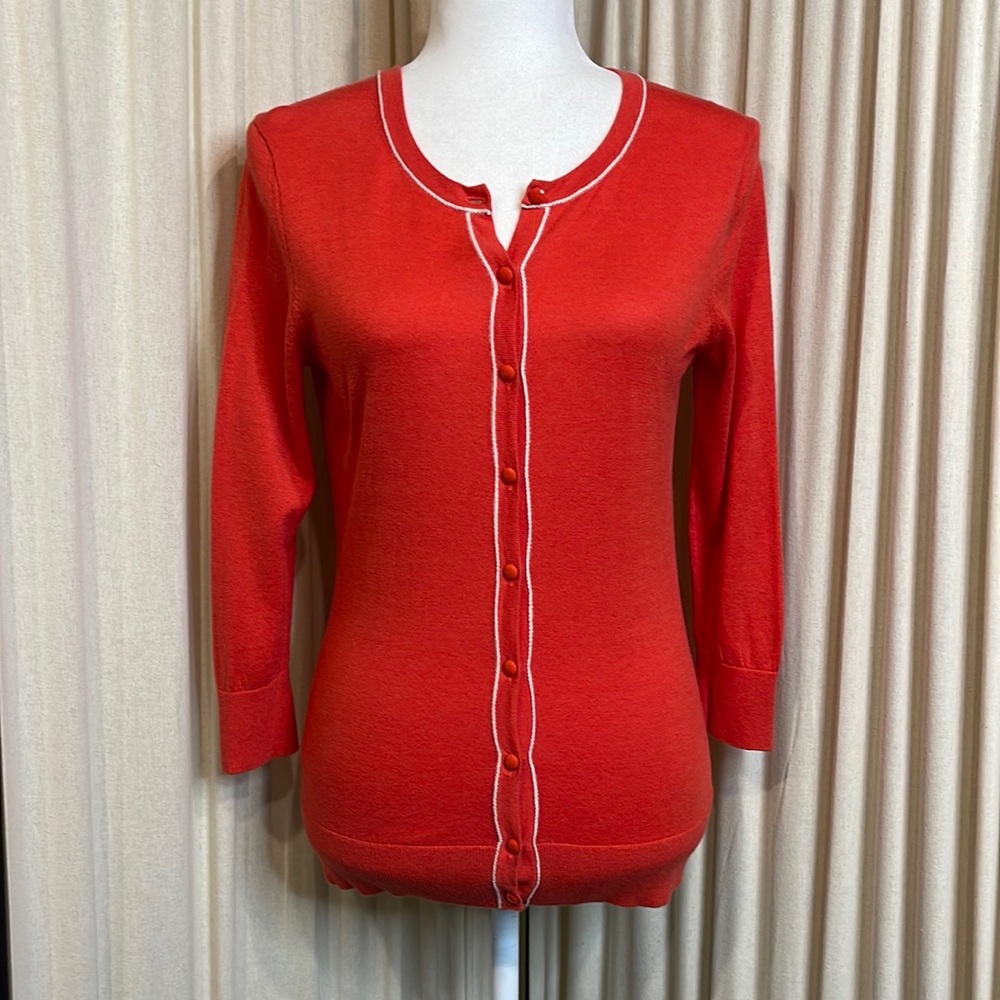 EUC- BANANA REPUBLIC ORANGE REDISH SOFT CARDIGAN SIZE SMALL